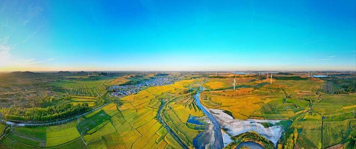 阜新新能源产业蓬勃发展 风光美不胜收。阜新市委宣传部供图