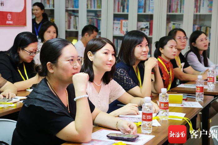 2023年9月15日，高芬芬三八红旗手工作室开展首次线下公益培训。高芬芬三八红旗手工作室供图