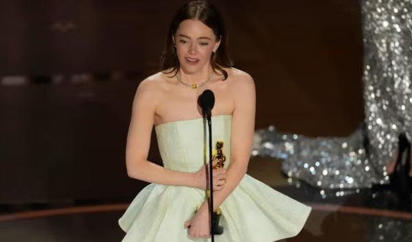 美媒：艾玛·斯通凭借《可怜的东西》获得奥斯卡最佳女主角奖