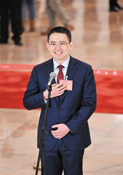 全国政协委员、台盟辽宁省委会主委蔡睿