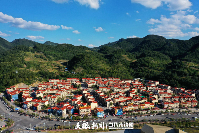 平塘县克度"天文小镇"移民搬迁安置区.