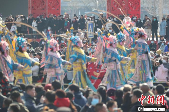 图为活动现场。李富摄