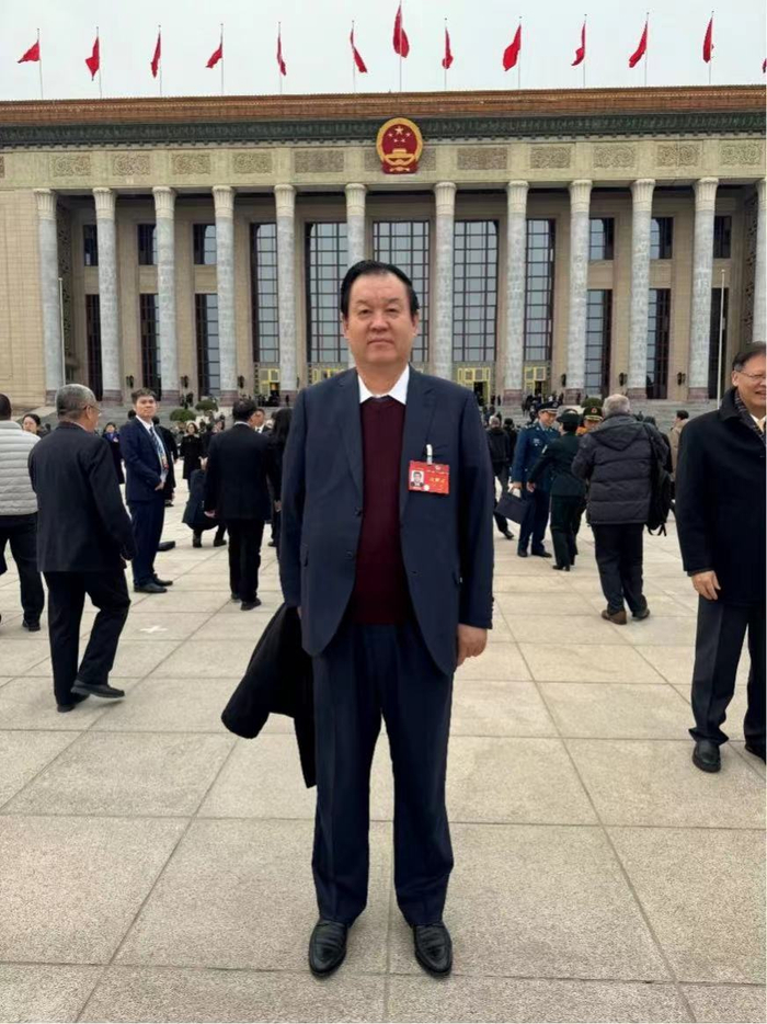 张斌委员:培育文化产业国际合作竞争新优势