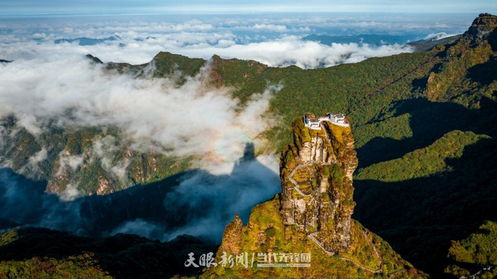 西江千户苗寨,"吃晚饭"说的是赤水丹霞,兴义万峰林,铜仁梵净山