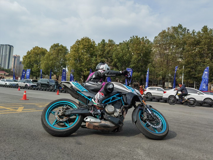 摩托车运动项目训练资料图。图片来自受访者