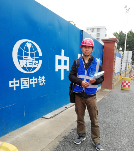 在中铁工作时的李涛