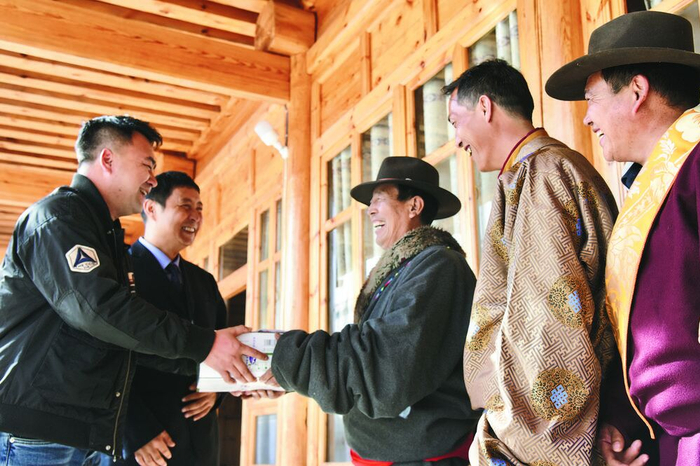 民族团结进步巨笔描绘和谐画卷 ——牢记嘱托,感恩奋进,书写好中国式