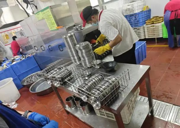 通道传送式洗碗机