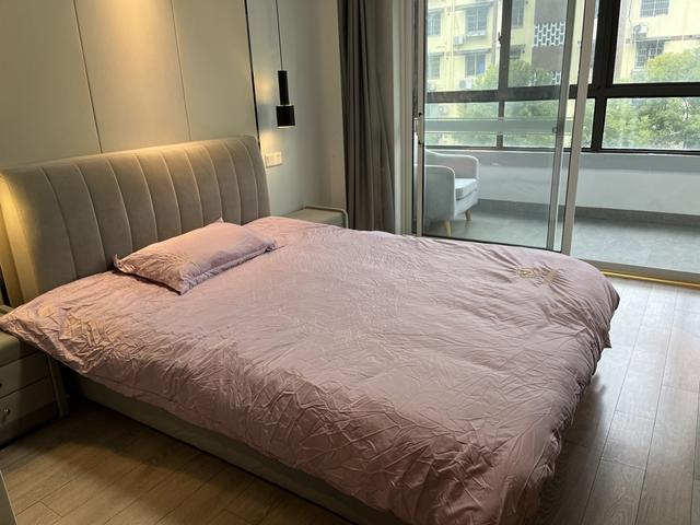 上城区宸寓青年人才驿站房间内景，刘畅 摄