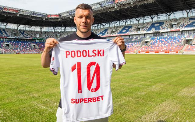 波多尔斯基与扎布热矿工的合约明年6月到期。  资料图/IC photo