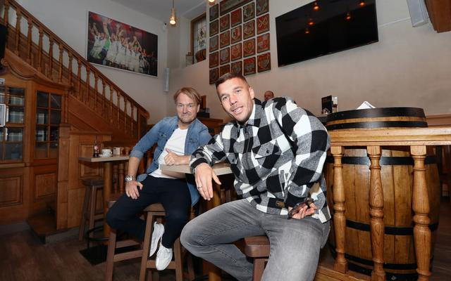 球场之外，波多尔斯基不断扩大自己的商业版图。  资料图/IC photo