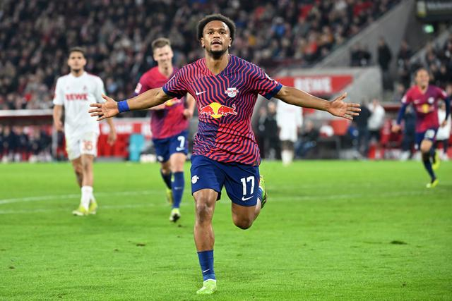 3月15日，莱比锡队球员奥蓬达进球后庆祝。新华社发（乌尔里希·胡夫纳格尔摄）