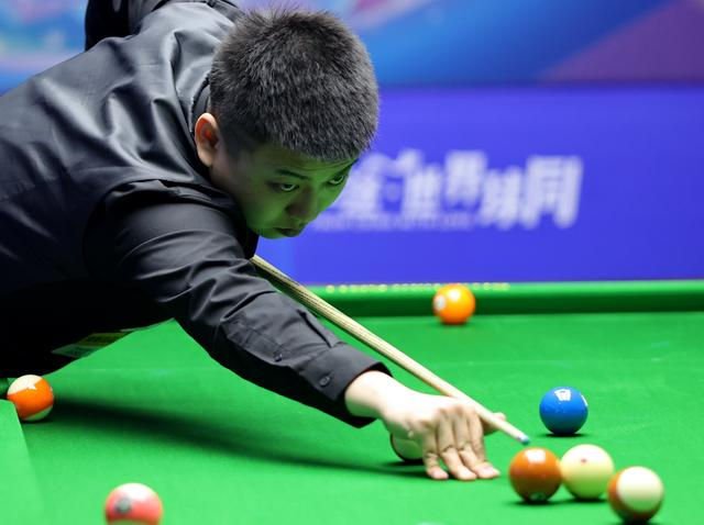 3月18日，中国选手孔维立在国内组第一阶段比赛中，他8比13不敌代勇。新华社记者 杨世尧 摄