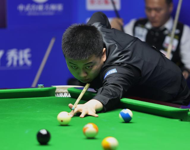 3月18日，中国选手孔维立在国内组第一阶段比赛中，他8比13不敌代勇。新华社记者 杨世尧 摄