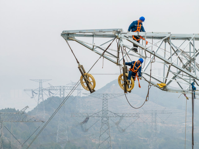 "西电东送"重点工程±800千伏复奉线架线施工圆满收官|宁夏|电力|架线