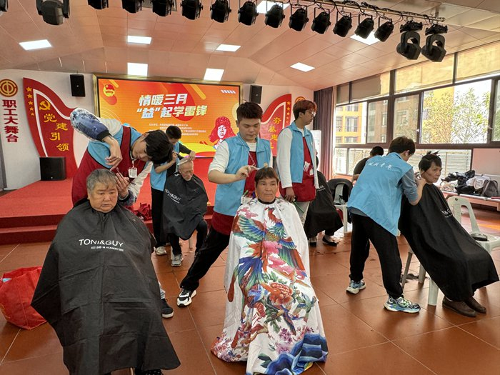 开展爱心义剪活动