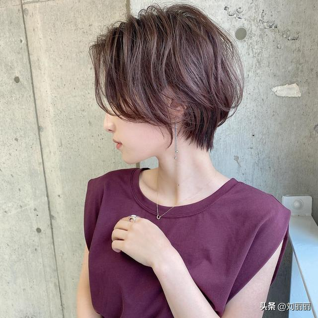 今年流行"四好"层次短发,立体蓬松很精致,适合大多数女性|短发|发型