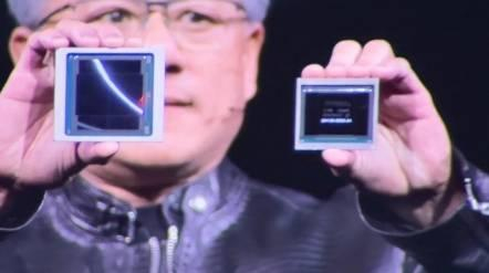 黄仁勋演讲画面。（图源直播截图）