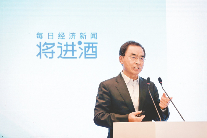 清华大学赵平教授解读榜单&nbsp;每经记者 张建 摄