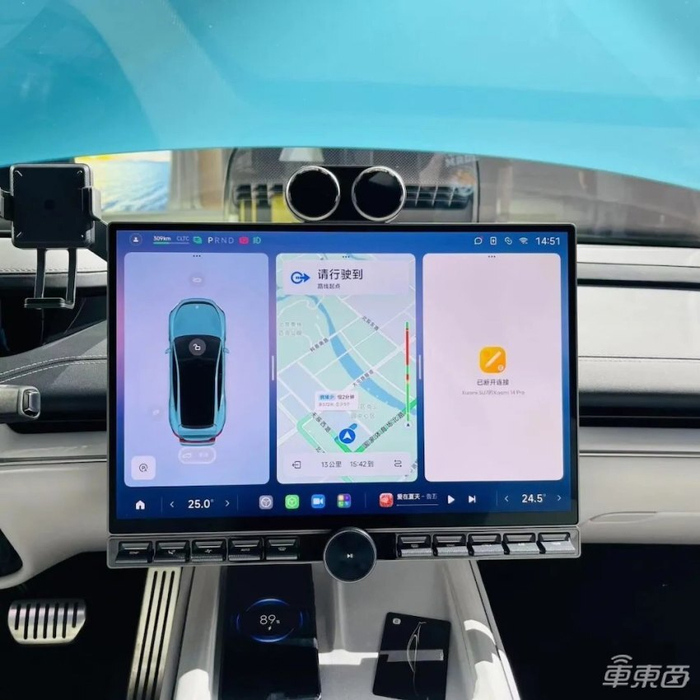 ▲小米SU7和澎湃OS