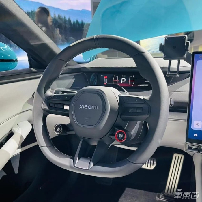 ▲小米SU7方向盘视角
