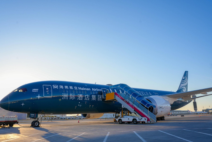 　　彩绘客机——“IHG洲游号”。海南航空供图