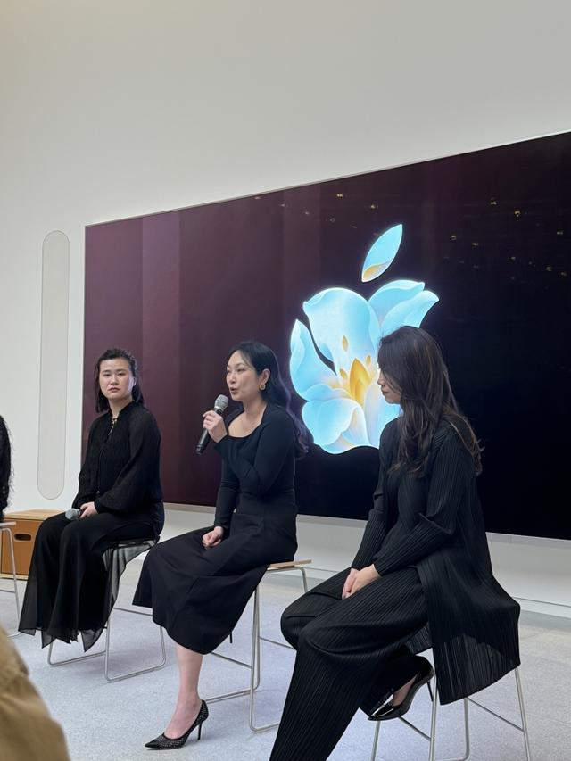 上海女子四重奏的演奏家们与观众分享台前幕后的故事 吴桐 摄