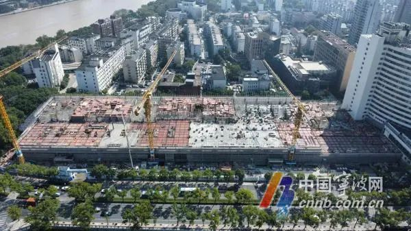 华美医院施工现场（本文图片由市公建中心提供）