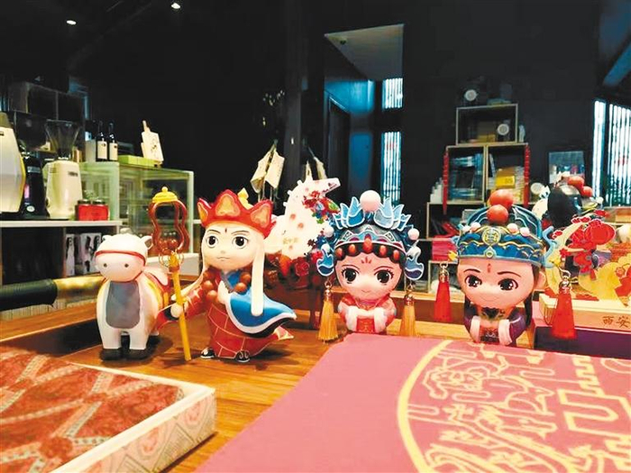 唐三藏、王宝钏、薛平贵等造型的秦腔手办。（受访者供图）