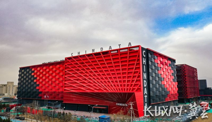 怀来县秦淮数据总部基地。长城网·冀云客户端记者 熊睿琦 摄