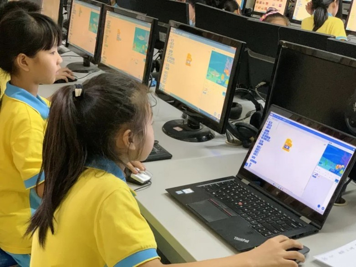 广东省茂名市茂南区金塘镇中心小学课后服务素质课堂-创意编程