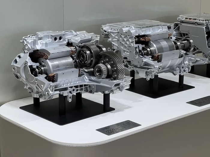 ▲小米SU7电机展示