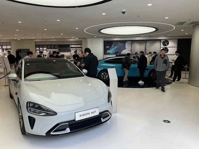 ▲小米汽车展台（背后为配件区，未布置）