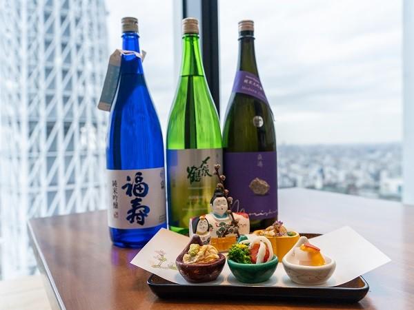 在日本料理店“国见”，不仅可以享受日本料理及各式日本酒，还能欣赏窗边偌大的东京晴空塔美景