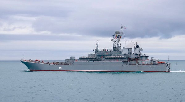 　　俄军登陆舰“亚速”号资料图