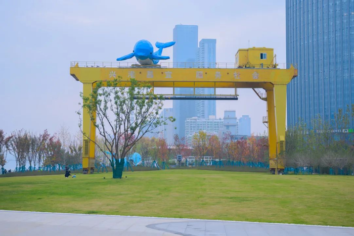 江豚广场