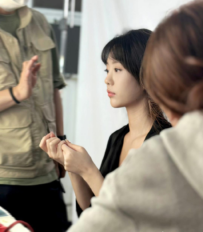 徐艺真在工作中