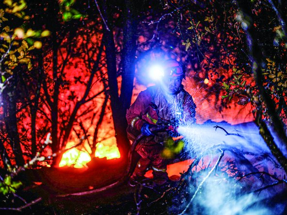 偏向"火"山行_新浪新闻