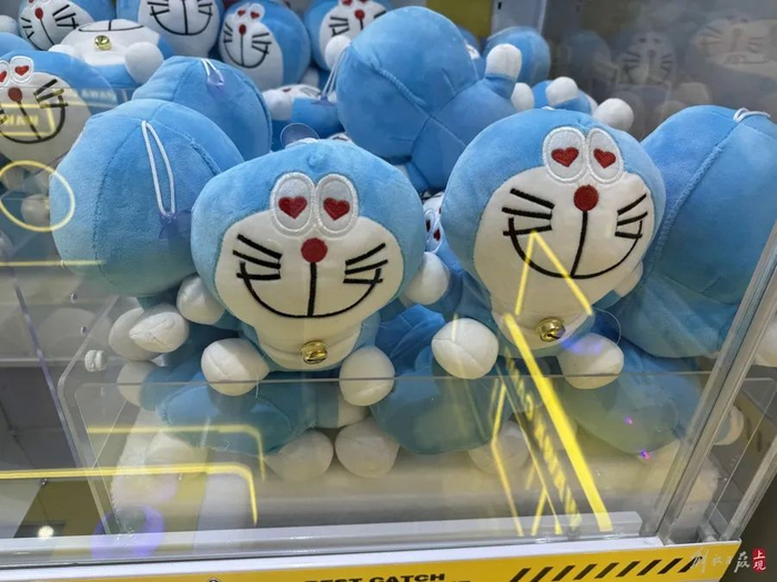 假冒知名IP的娃娃往往是“三无”产品