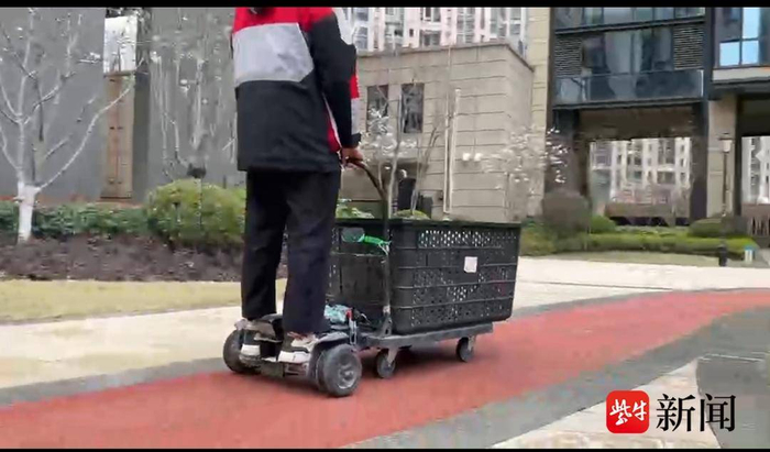 南京试点"平衡车"送快递 配送"最后一公里"更快了|最后一公里|平衡车