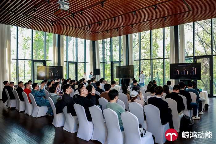 2024鲸鸿动能开发者精英会首站启幕_新浪新闻