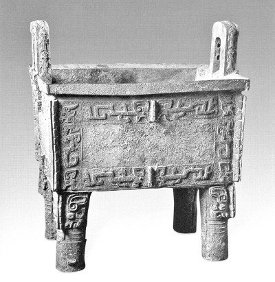     后母戊鼎 图片来源：《中国青铜器全集》