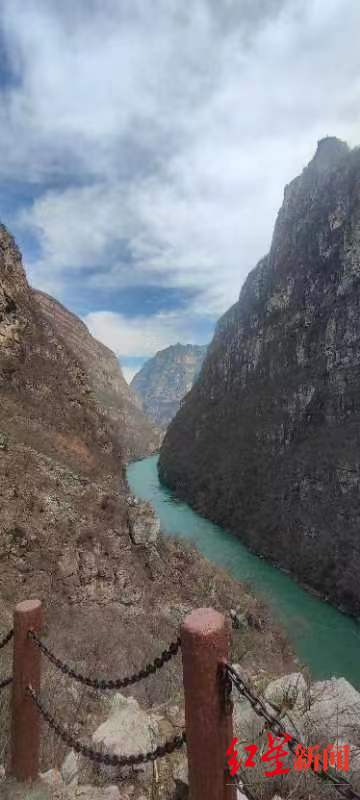 ▲古路村下的大渡河