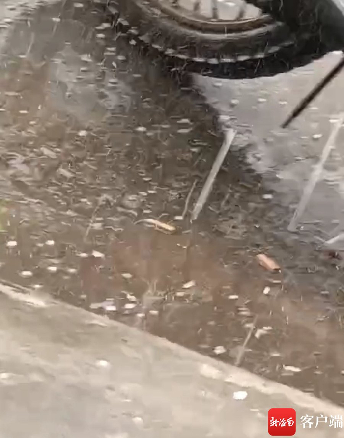 冰雹。市民拍摄视频截图