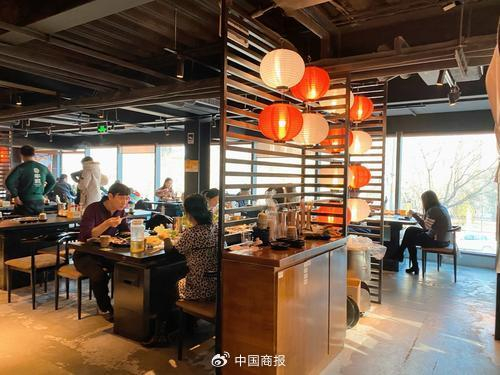 《中国餐饮食材发展报告2024》称，我国餐饮食材的市场规模不断提升。（中国商报记者 唐砚/摄）