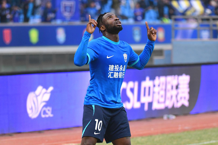 2024年3月10日，河北沧州，2024中超联赛第2轮，沧州雄狮VS成都蓉城。奥斯卡庆祝进球 图据IC photo
