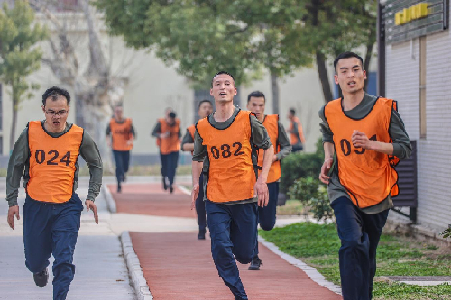 基础体能考核。邱友平 摄