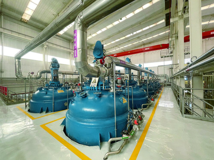     青海利亚达化工有限公司高纯硼酸结晶系统。本报记者 余晖 摄