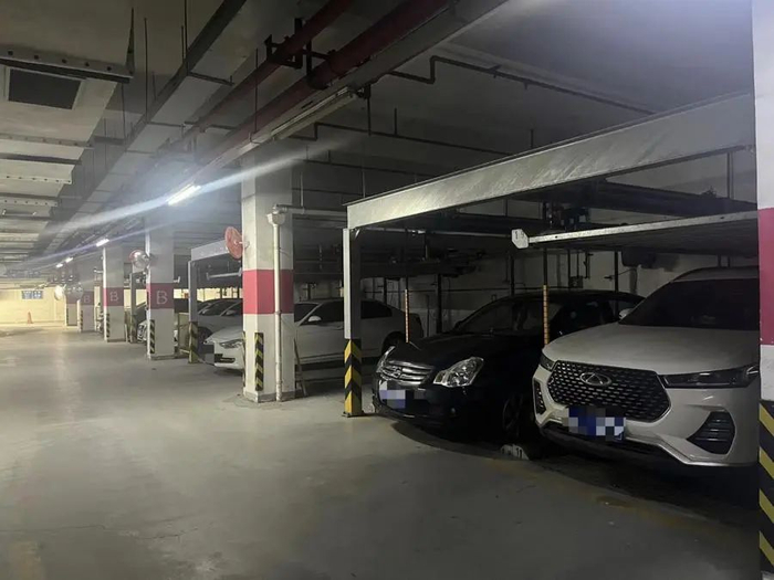 物理分割后，车辆有序了许多。