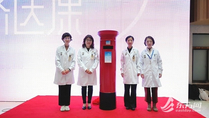 为了鼓励公众积极参与，市一医院医务处在门诊大厅设立“公济邮筒”